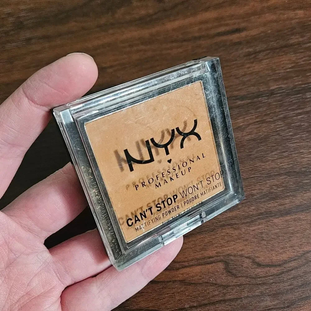 NYX Can't Stop Won't Stop Mattifying Powder MOCHA